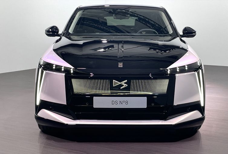Une possible variante hybride pour la DS N°8 ?